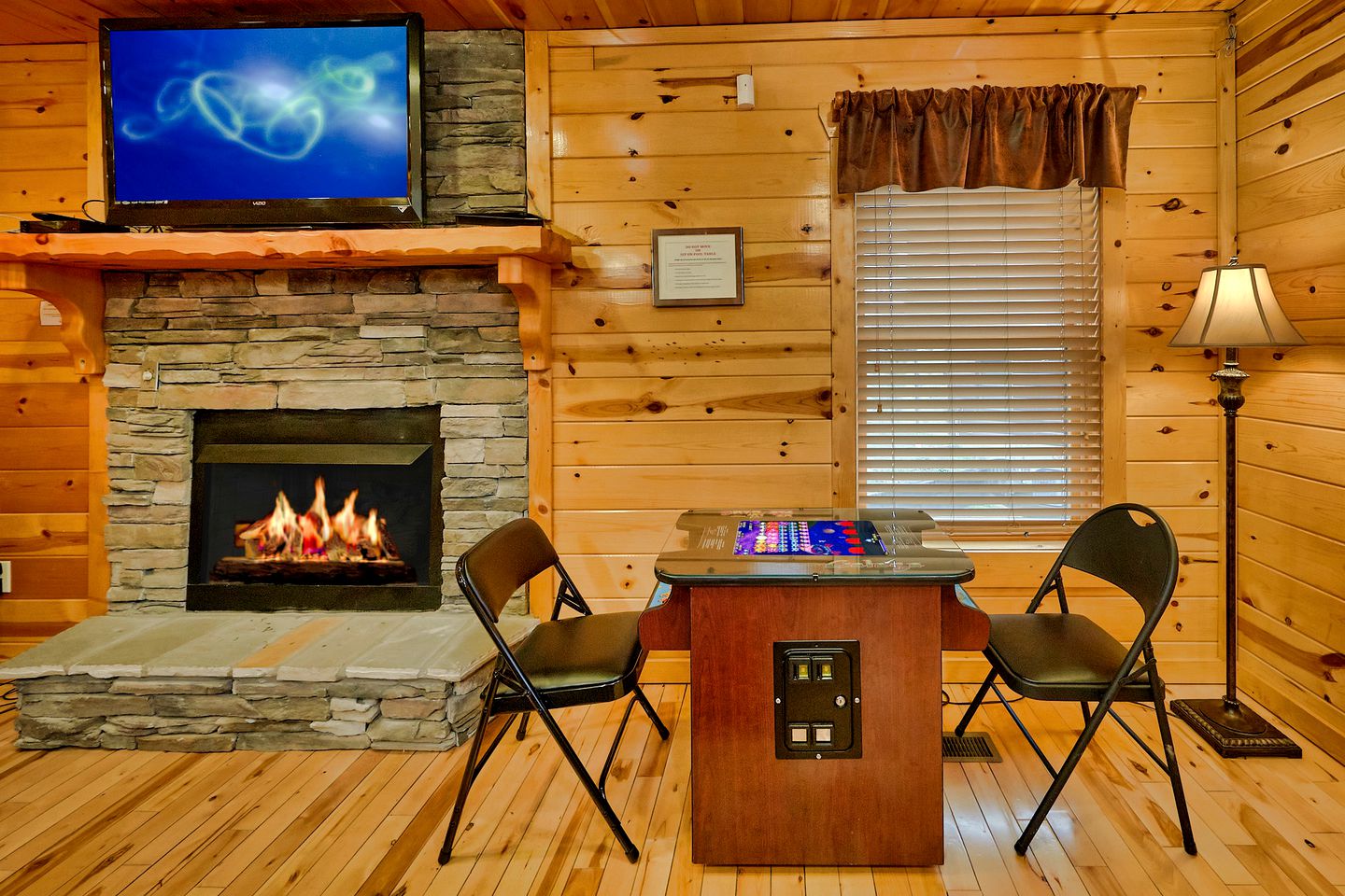 Cozy Cabin with a Hot Tub in the Great Smoky Mountains, Tennessee
