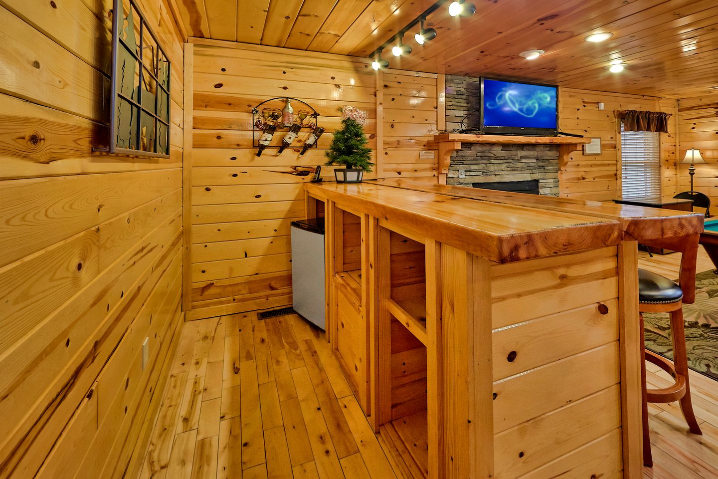 Cozy Cabin with a Hot Tub in the Great Smoky Mountains, Tennessee