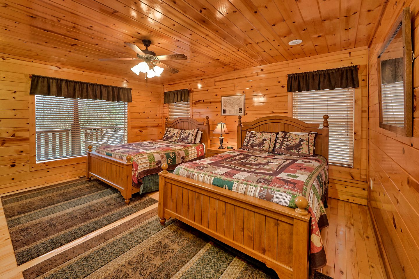 Cozy Cabin with a Hot Tub in the Great Smoky Mountains, Tennessee