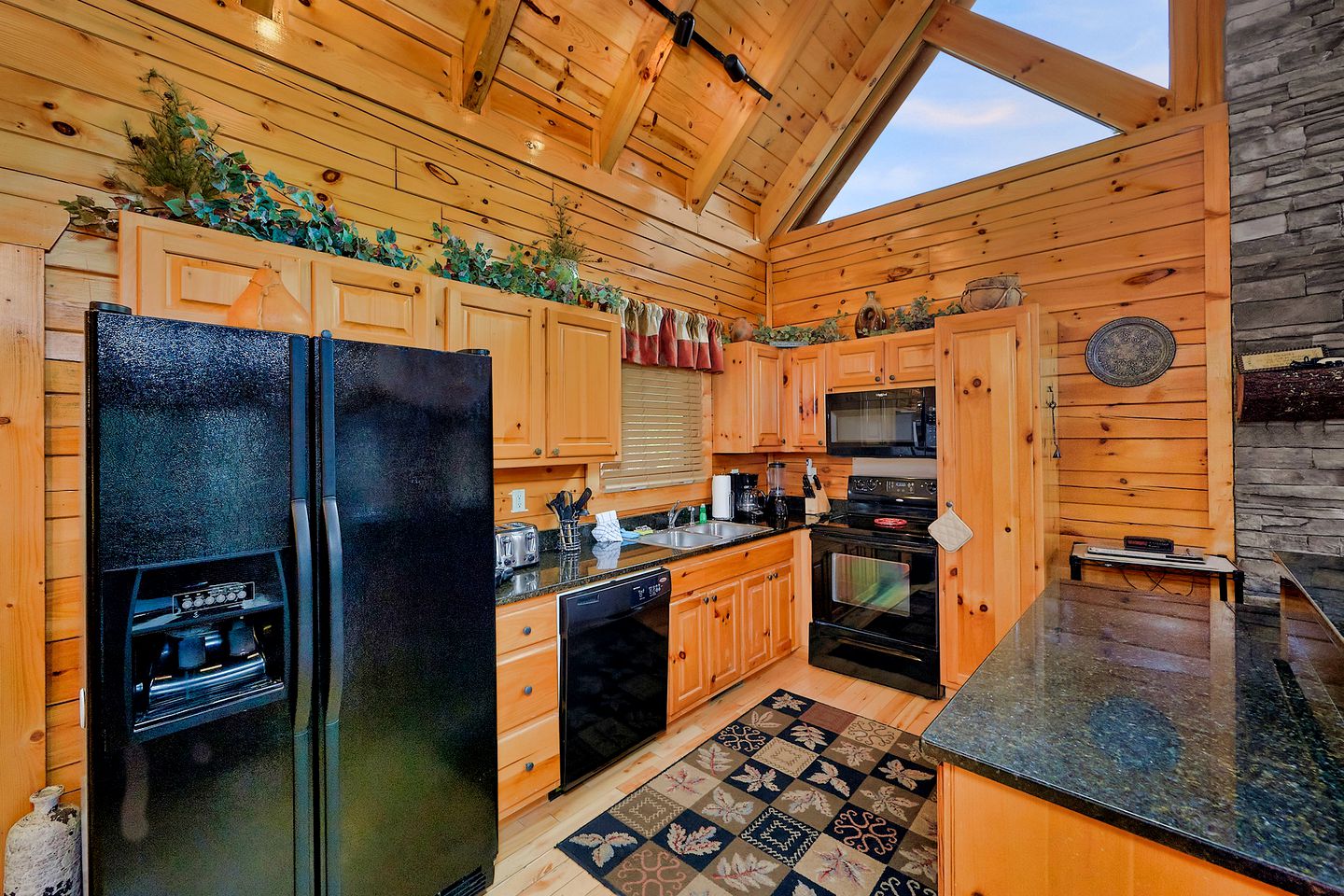 Cozy Cabin with a Hot Tub in the Great Smoky Mountains, Tennessee