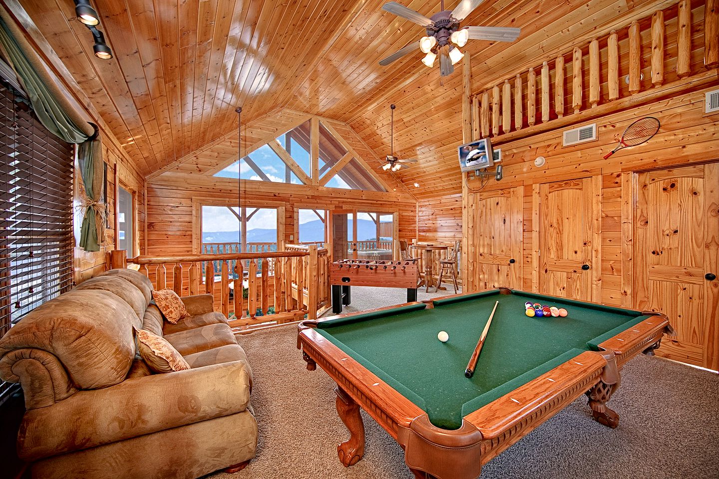 Fantastic Cabin with Views of the Great Smoky Mountains in Sevierville, East Tennessee