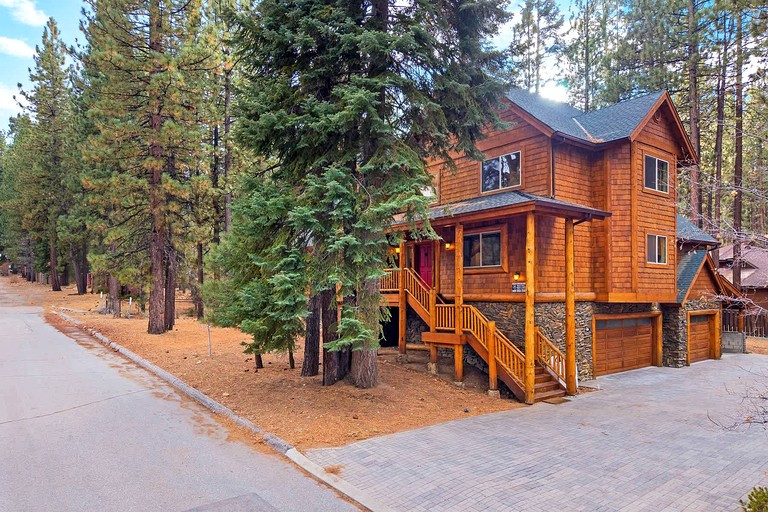 Grand Mountain Cabin Escape near Big Bear Lake and Snow Summit in California