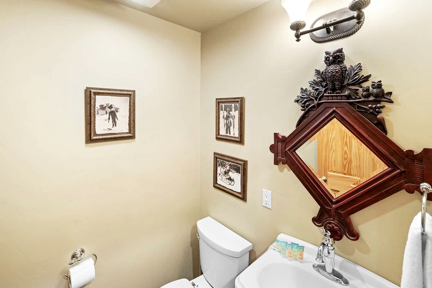 Grand Mountain Cabin Escape near Big Bear Lake and Snow Summit in California