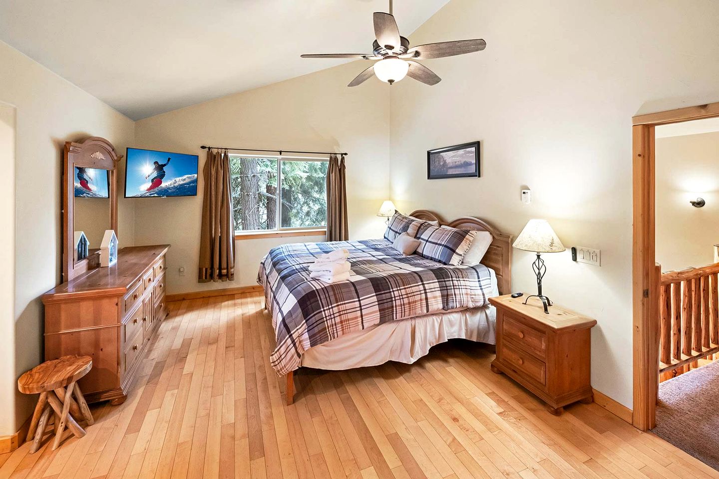 Grand Mountain Cabin Escape near Big Bear Lake and Snow Summit in California