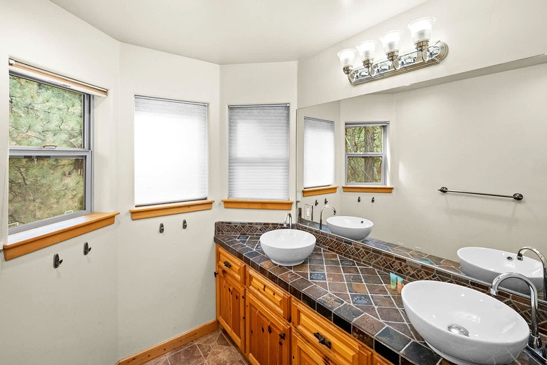 Cabins (United States of America, Big Bear, California)