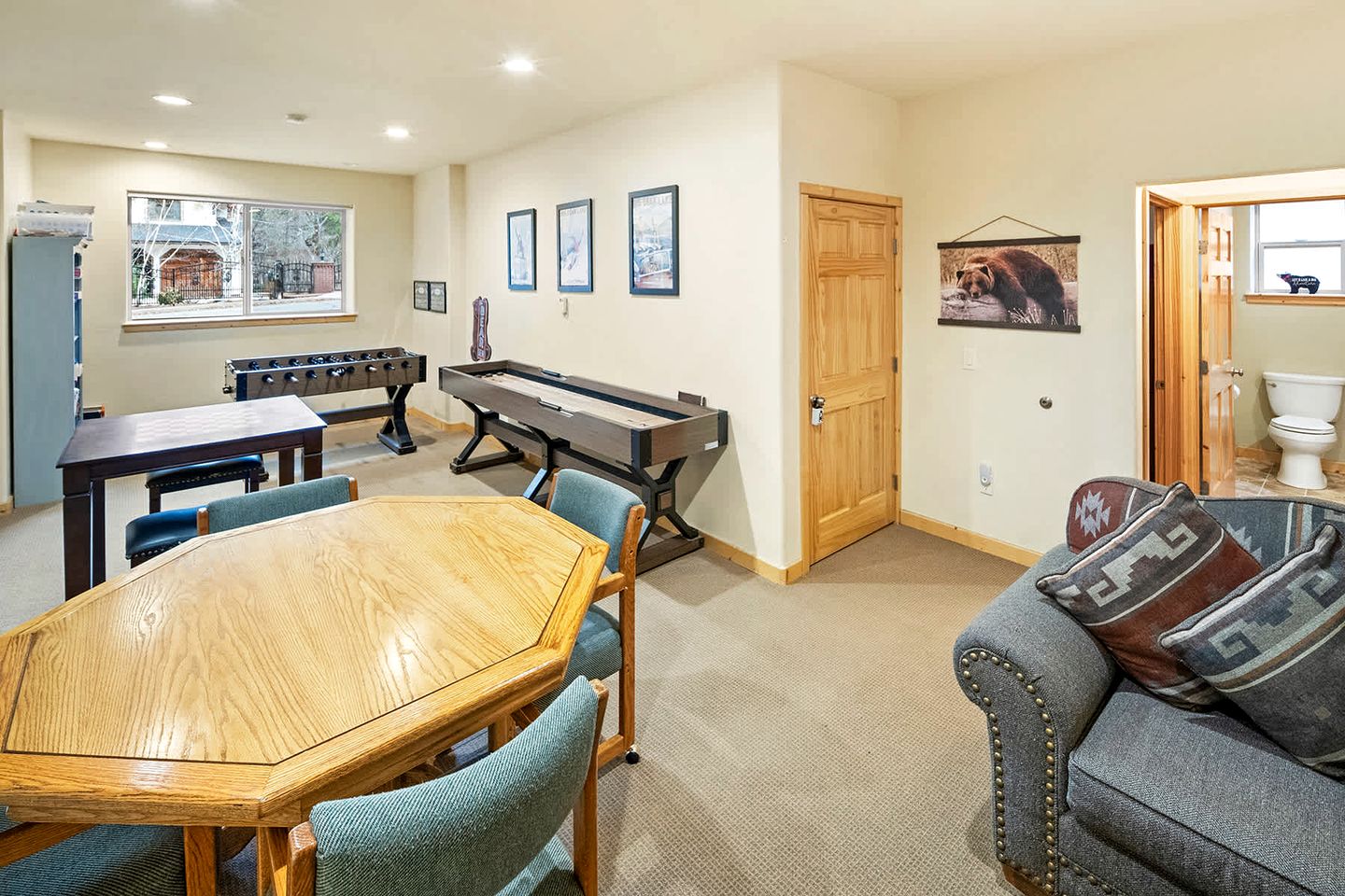 Grand Mountain Cabin Escape near Big Bear Lake and Snow Summit in California