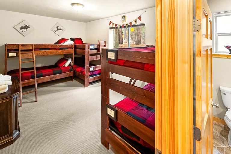 Cabins (United States of America, Big Bear, California)