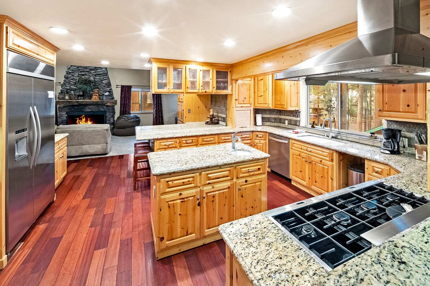 Grand Mountain Cabin Escape near Big Bear Lake and Snow Summit in California