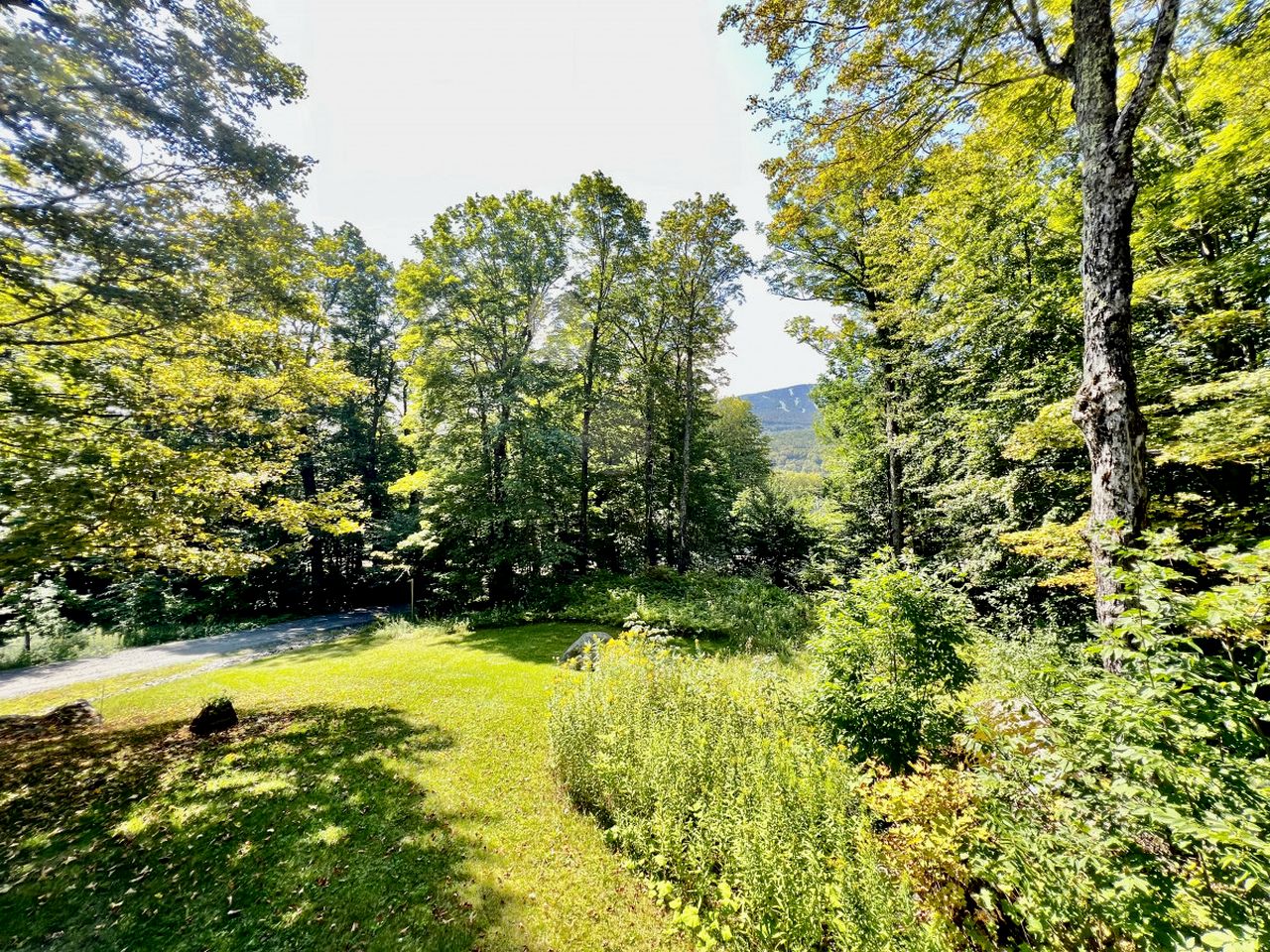 Secluded Cottage with Stunning Sights in Winhall, Vermont