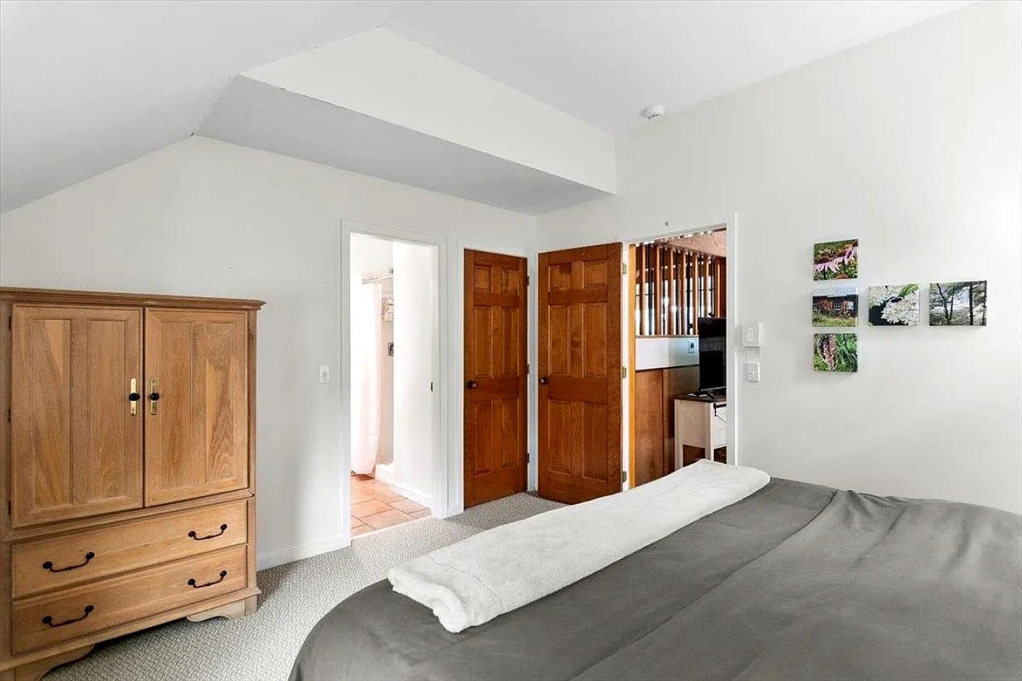 Cozy Mountain Townhouse with Fireplace near Stratton Mountain, Bondville, VT