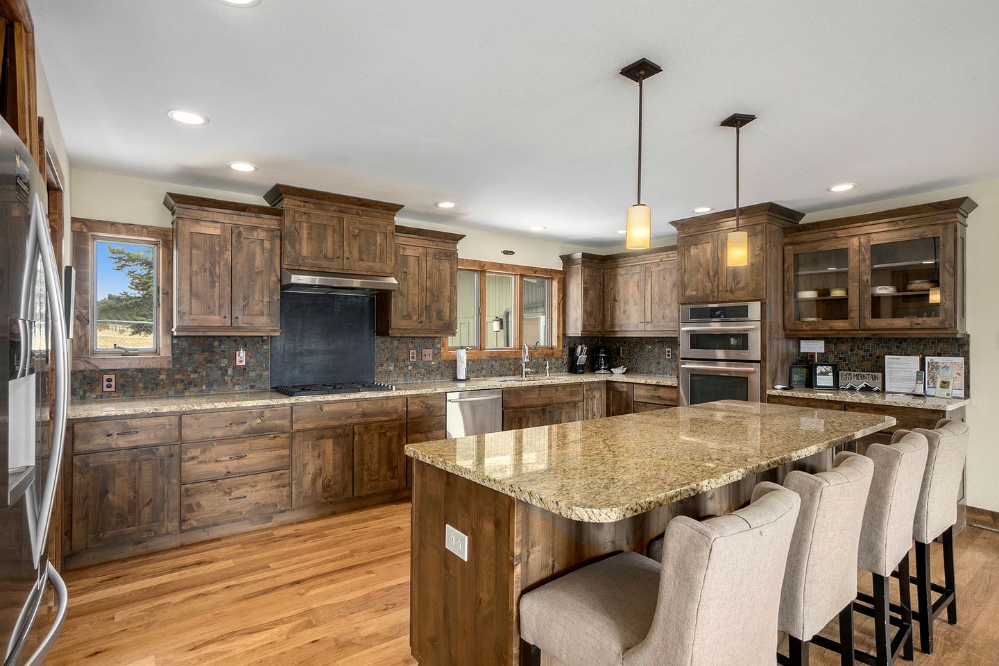 Spacious Luxury Pet-Friendly Cabin with Spectacular Continental Divide Views in Estes Park, Colorado