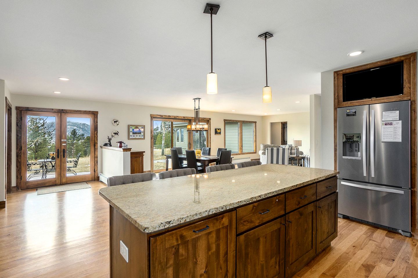 Spacious Luxury Pet-Friendly Cabin with Spectacular Continental Divide Views in Estes Park, Colorado