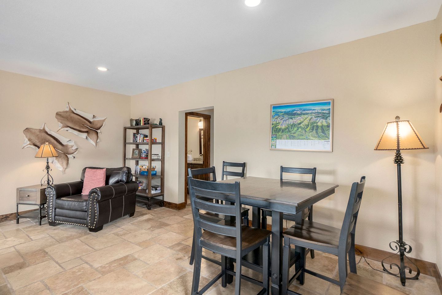 Spacious Luxury Pet-Friendly Cabin with Spectacular Continental Divide Views in Estes Park, Colorado