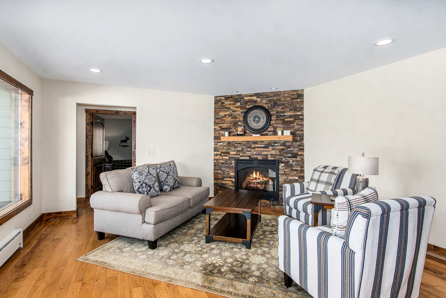 Spacious Luxury Pet-Friendly Cabin with Spectacular Continental Divide Views in Estes Park, Colorado