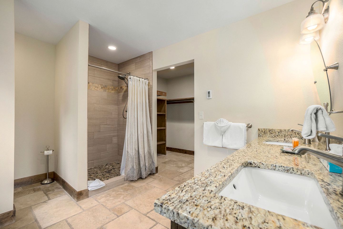 Spacious Luxury Pet-Friendly Cabin with Spectacular Continental Divide Views in Estes Park, Colorado