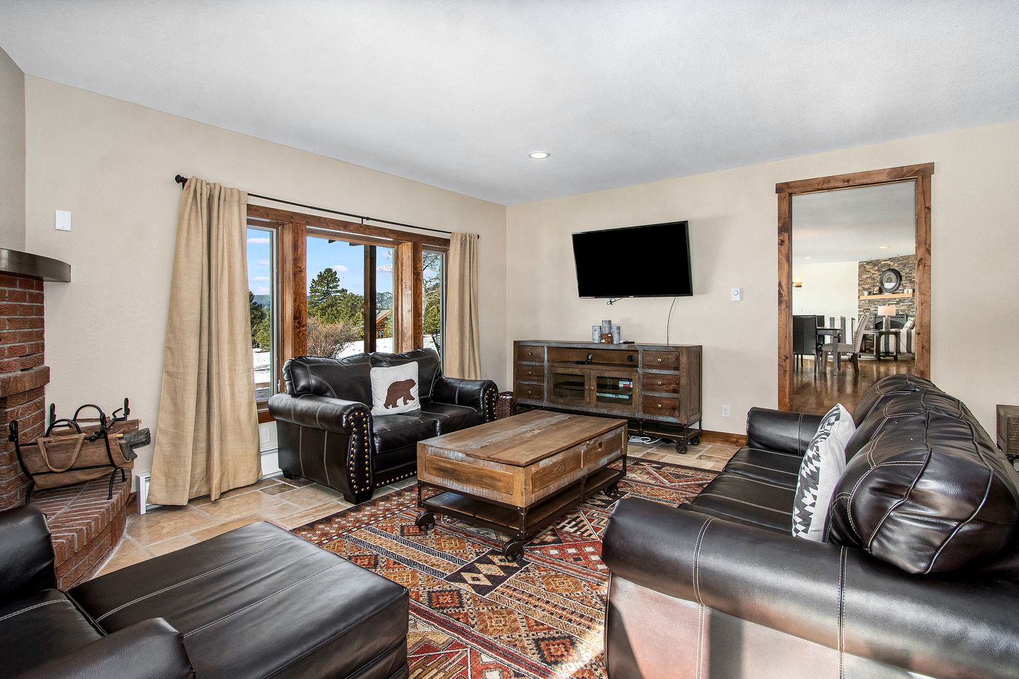 Spacious Luxury Pet-Friendly Cabin with Spectacular Continental Divide Views in Estes Park, Colorado