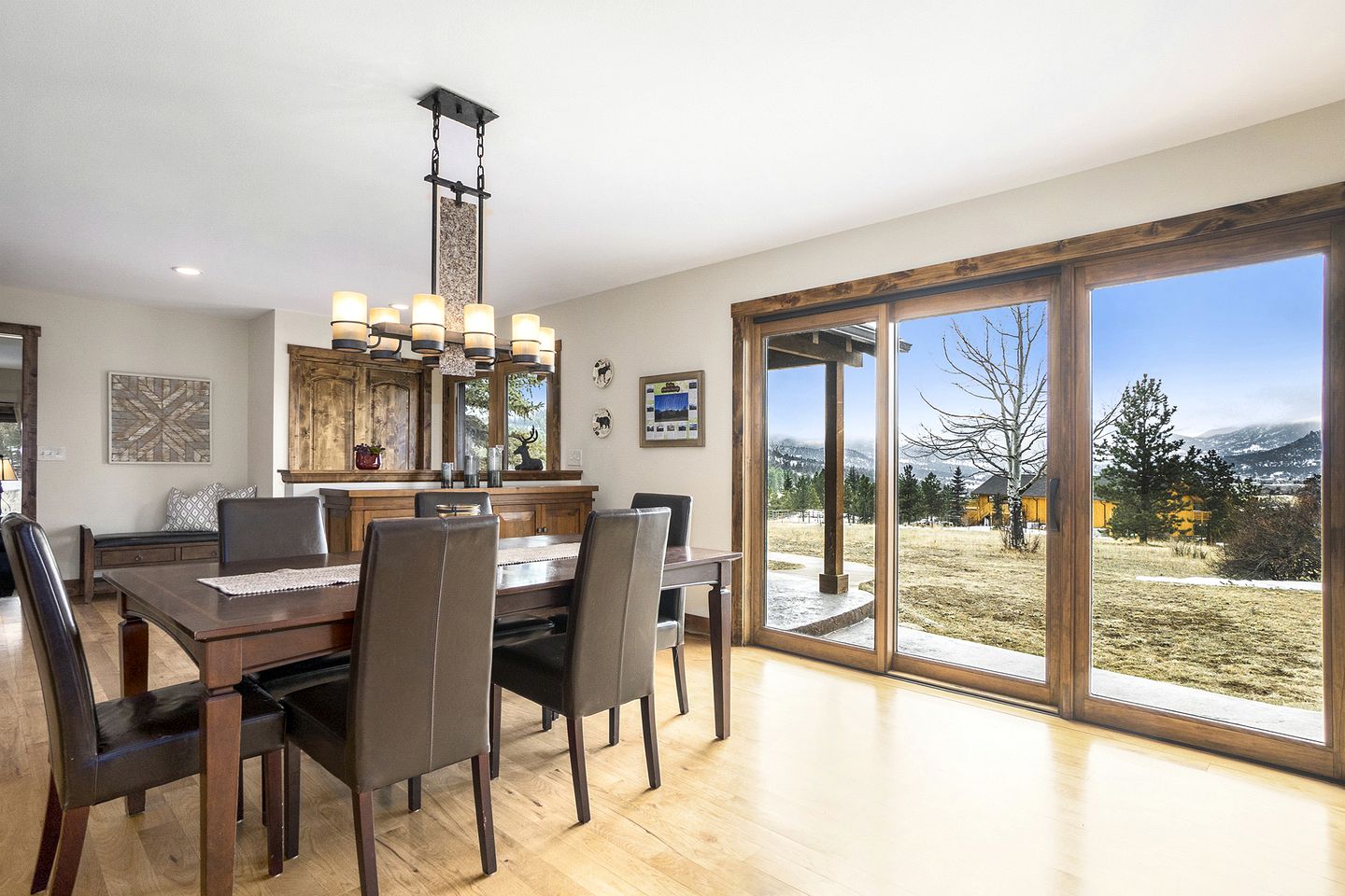 Spacious Luxury Pet-Friendly Cabin with Spectacular Continental Divide Views in Estes Park, Colorado