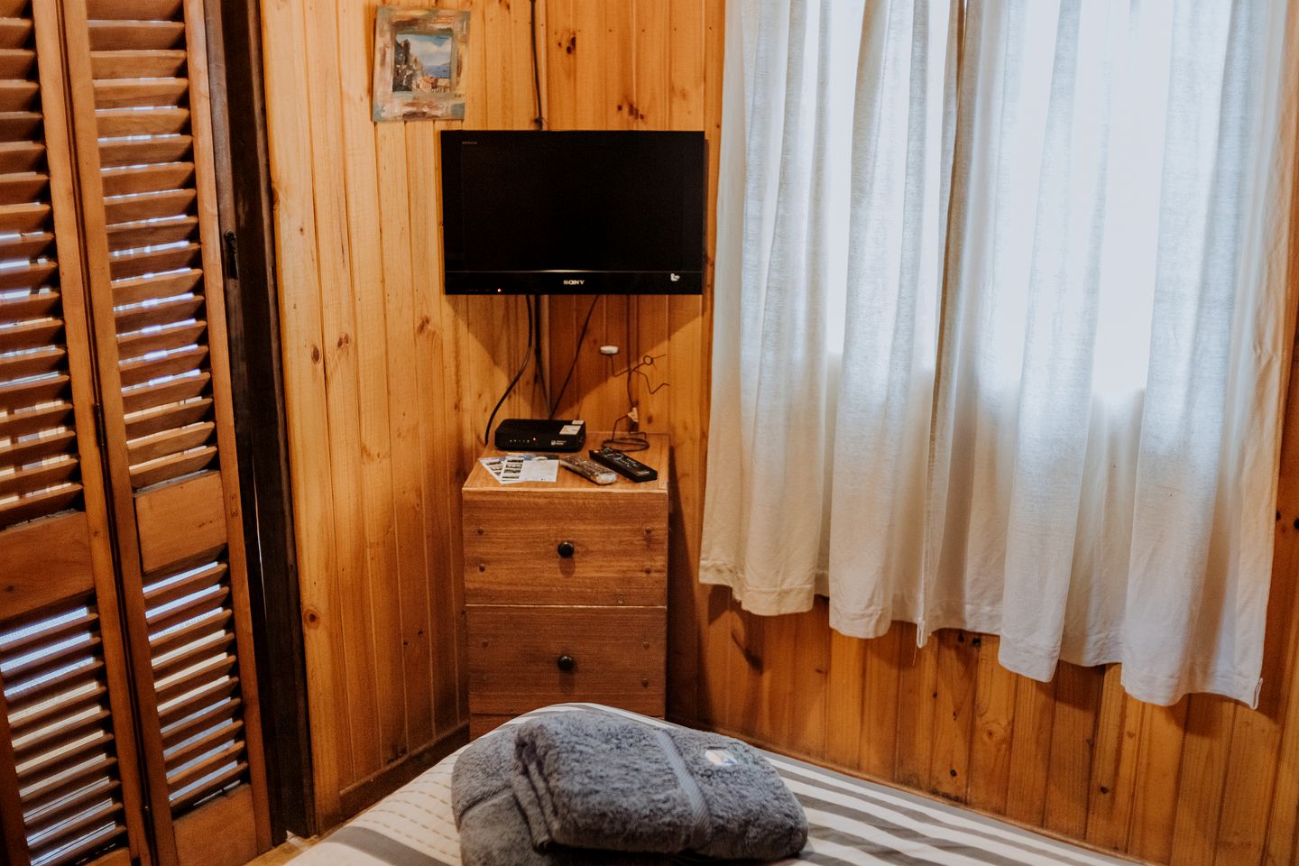 Snug Cabin Rental for a Romantic Vacation near Santiago, Chile