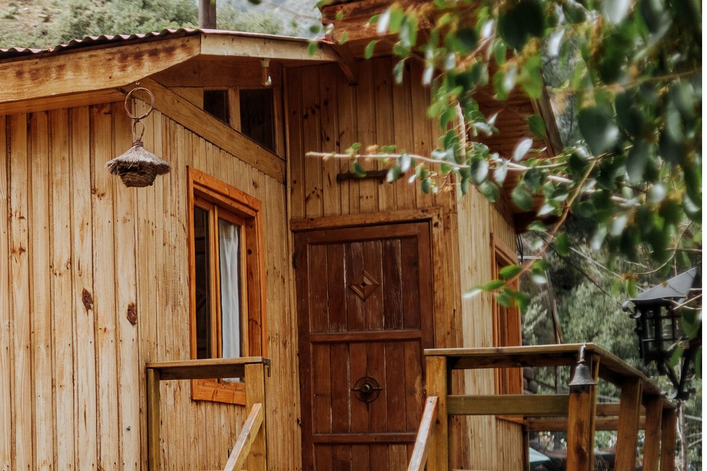 Snug Cabin Rental for a Romantic Vacation near Santiago, Chile