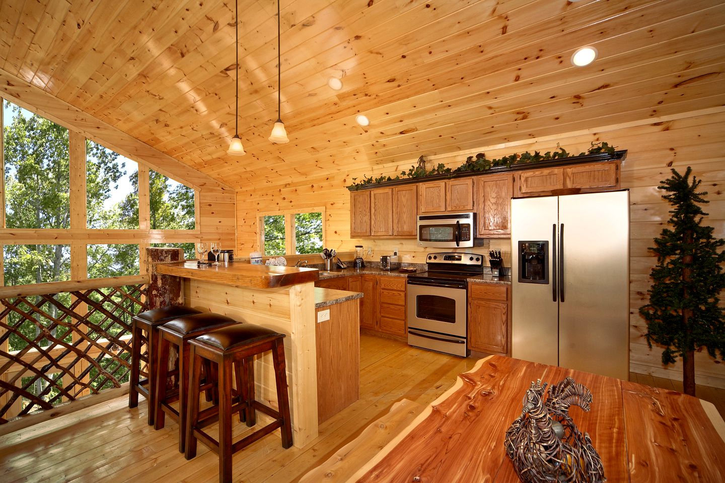 Secluded Rental Cabin with a Hot Tub near Gatlinburg, Tennessee
