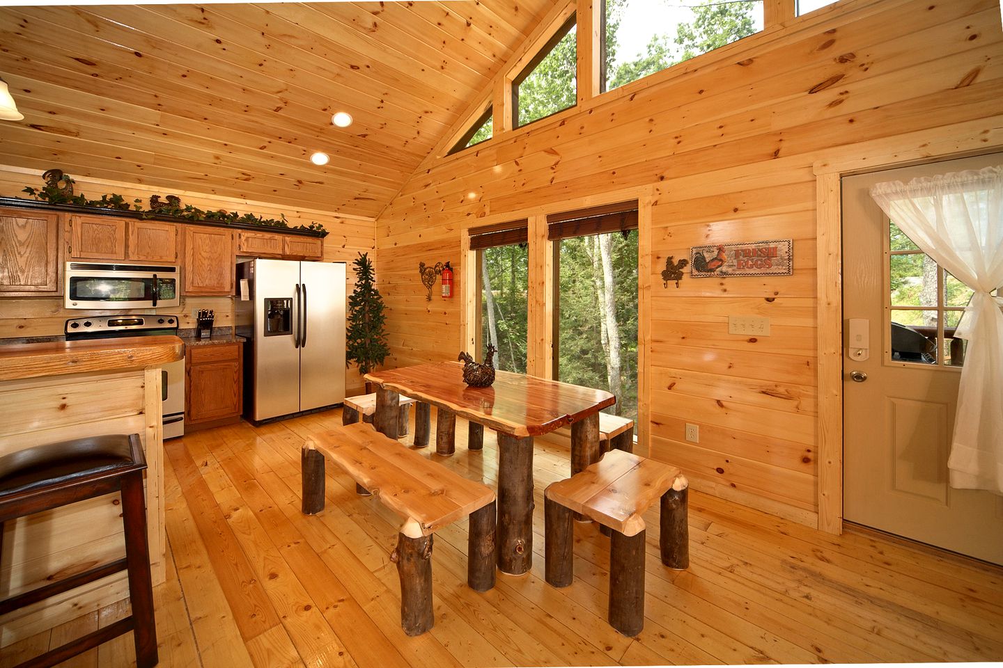 Secluded Rental Cabin with a Hot Tub near Gatlinburg, Tennessee