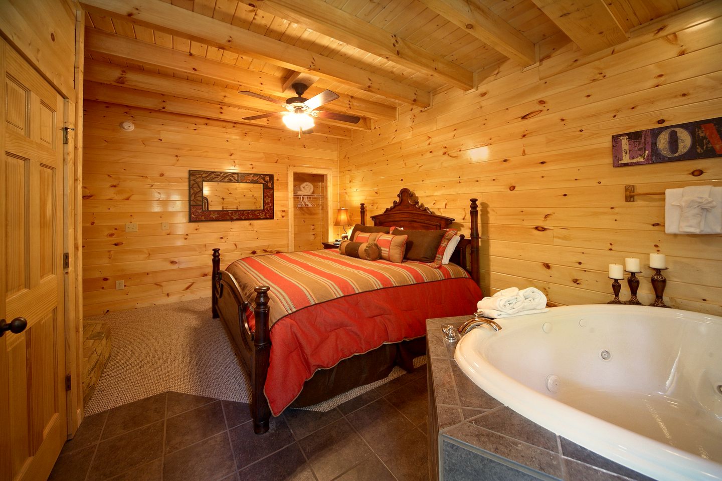 Secluded Rental Cabin with a Hot Tub near Gatlinburg, Tennessee