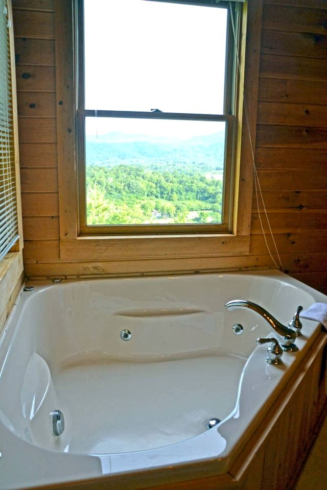 Tranquil Cabin Near Great Smoky Mountains, Tennessee