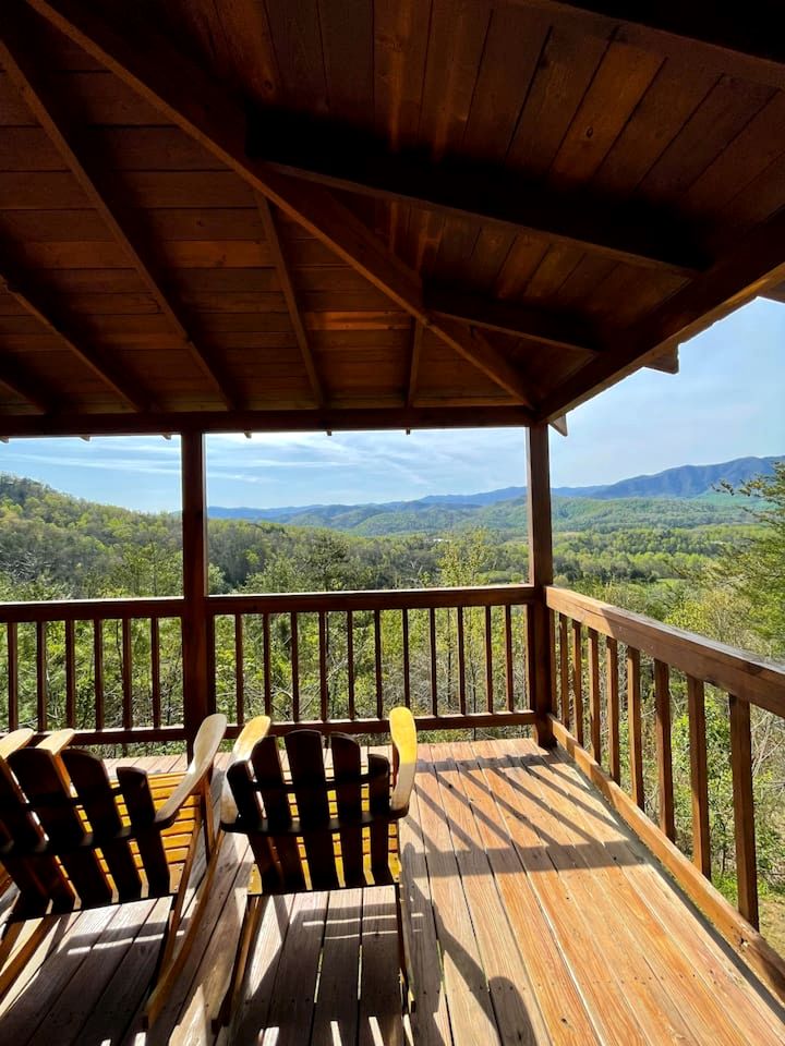 Tranquil Cabin Near Great Smoky Mountains, Tennessee