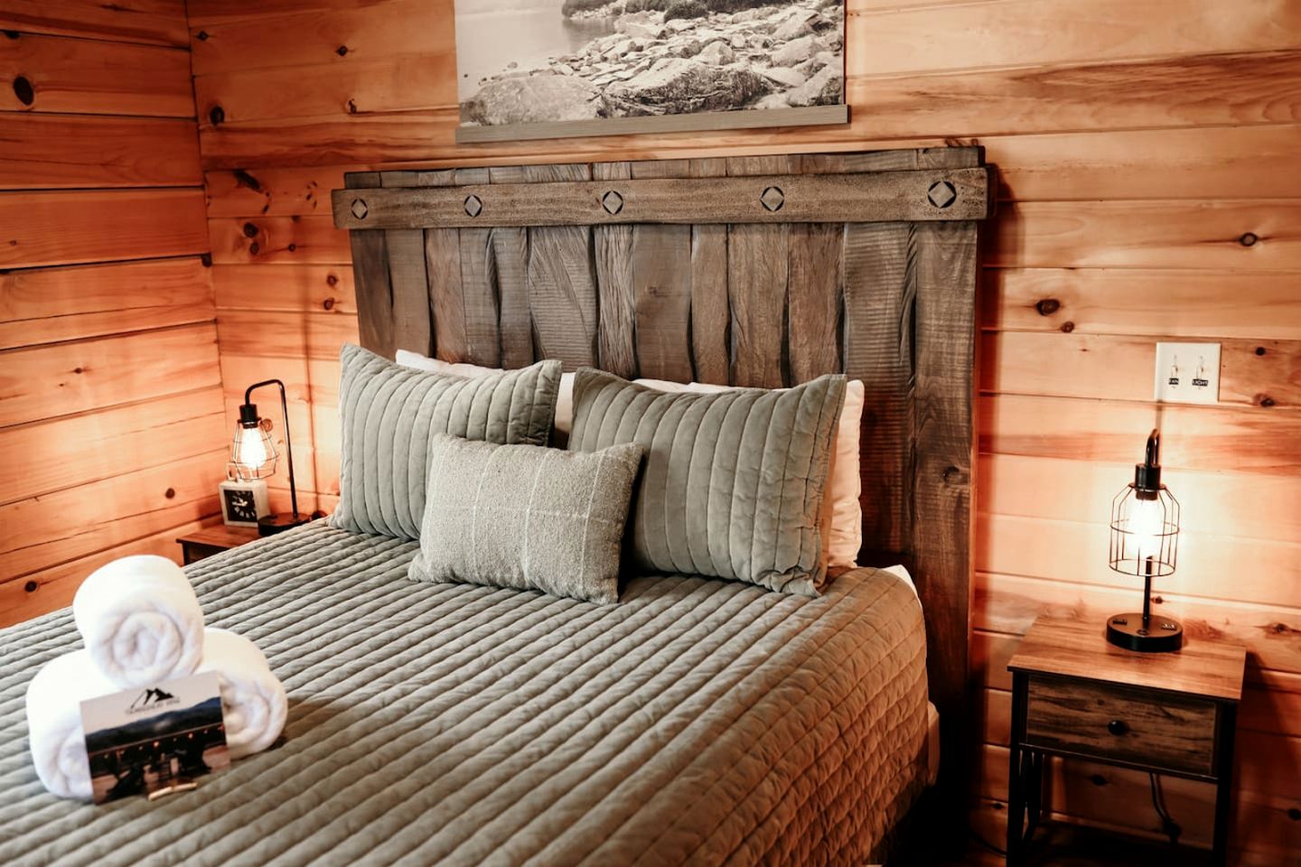 Tranquil Cabin Near Great Smoky Mountains, Tennessee