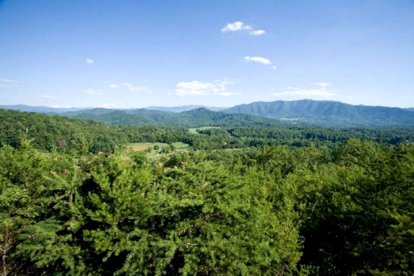 Tranquil Cabin Near Great Smoky Mountains, Tennessee