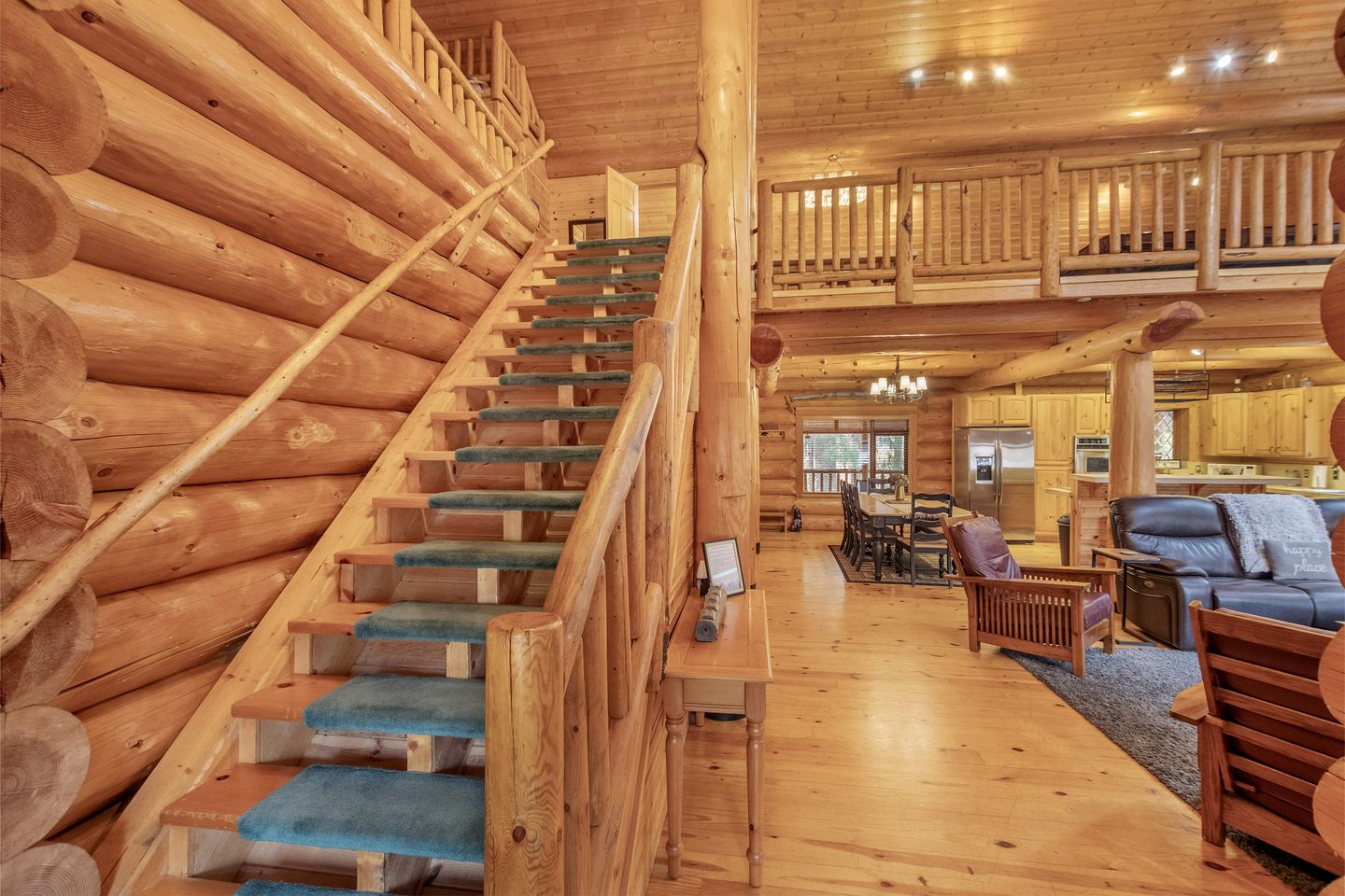 Classic Cabin Charm: Your True Log Cabin Living Escape to Lake Wenatchee