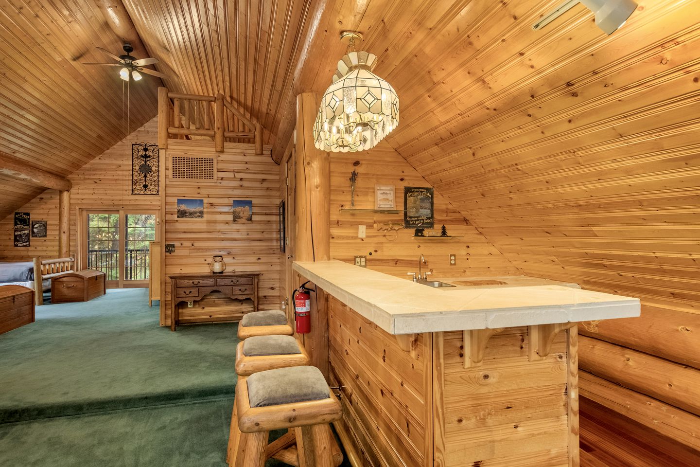 Classic Cabin Charm: Your True Log Cabin Living Escape to Lake Wenatchee