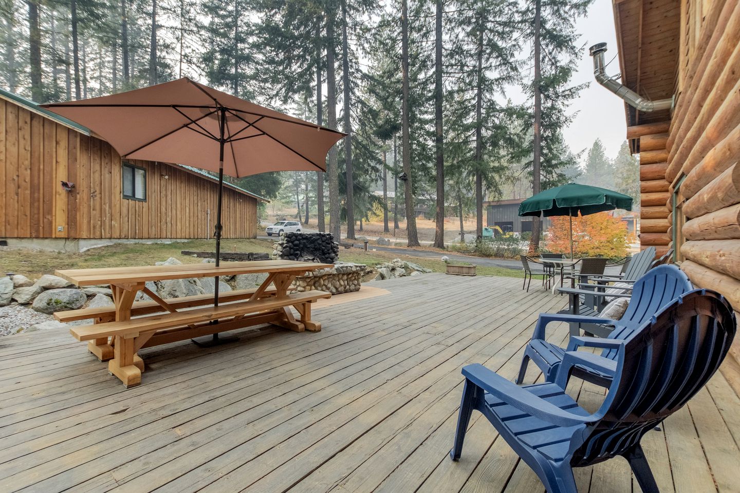 Classic Cabin Charm: Your True Log Cabin Living Escape to Lake Wenatchee