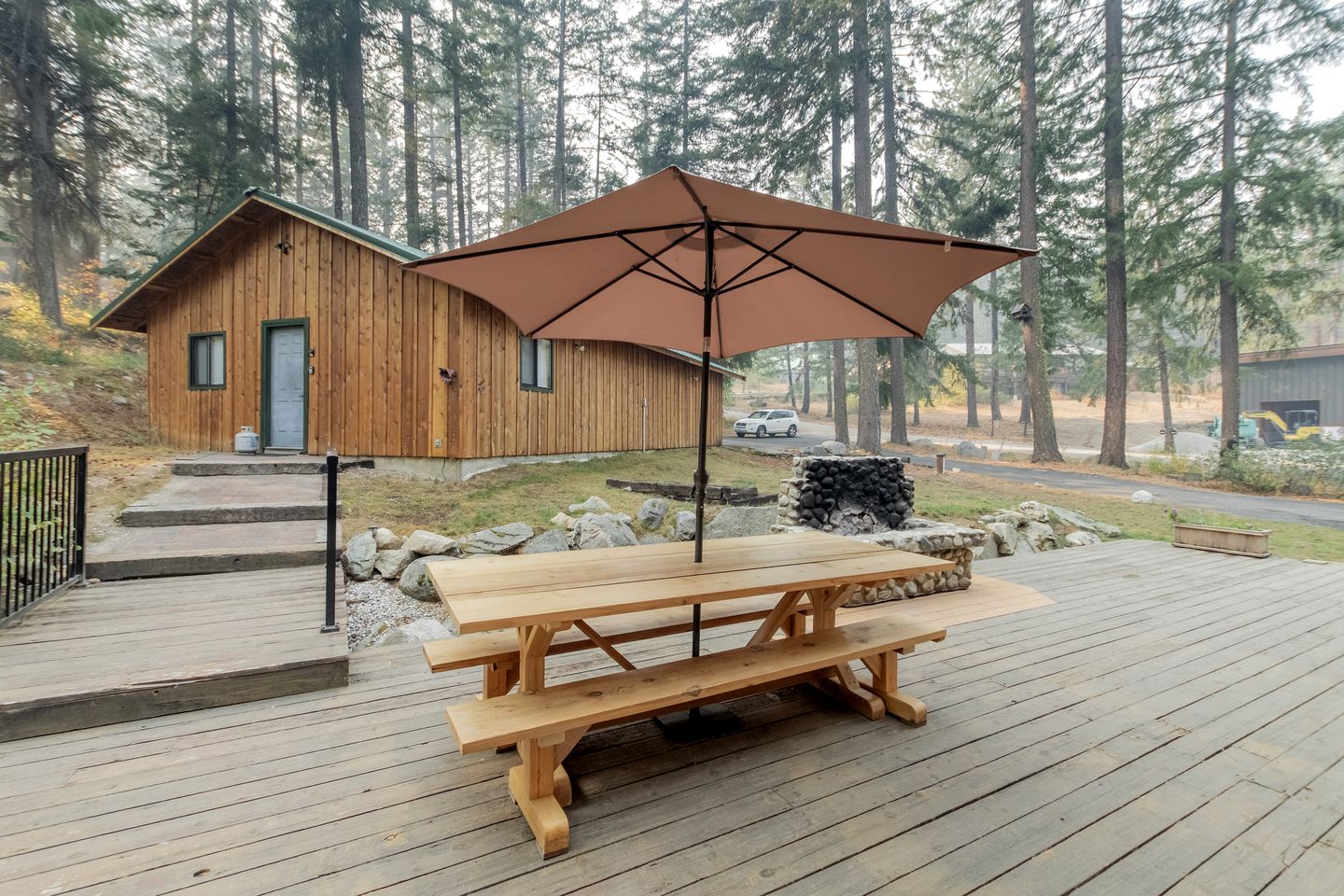 Classic Cabin Charm: Your True Log Cabin Living Escape to Lake Wenatchee