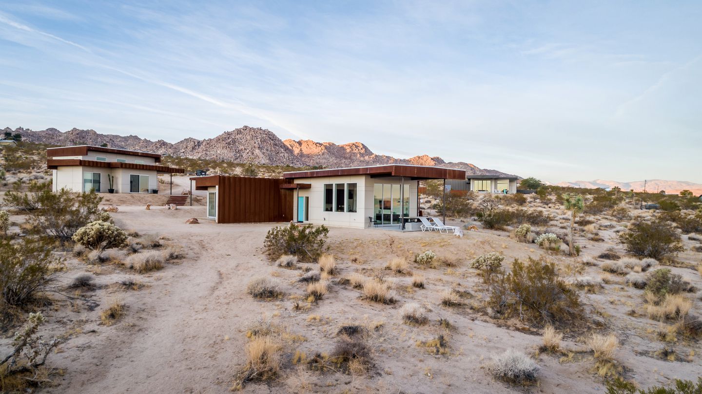 Incredible Vacation Rental with Hot-tub and Fire Pit in Joshua Tree, California