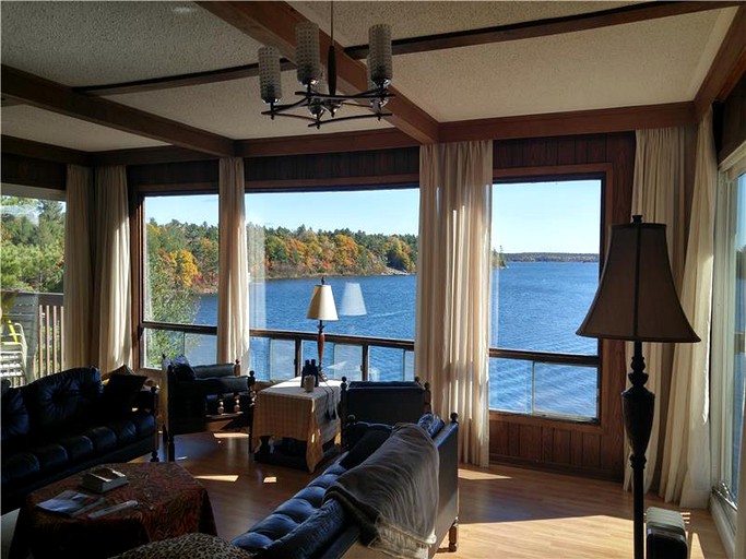 Cabins (Georgian Bay, Ontario, Canada)