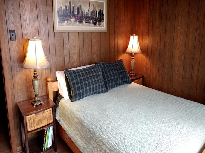 Cabins (Georgian Bay, Ontario, Canada)