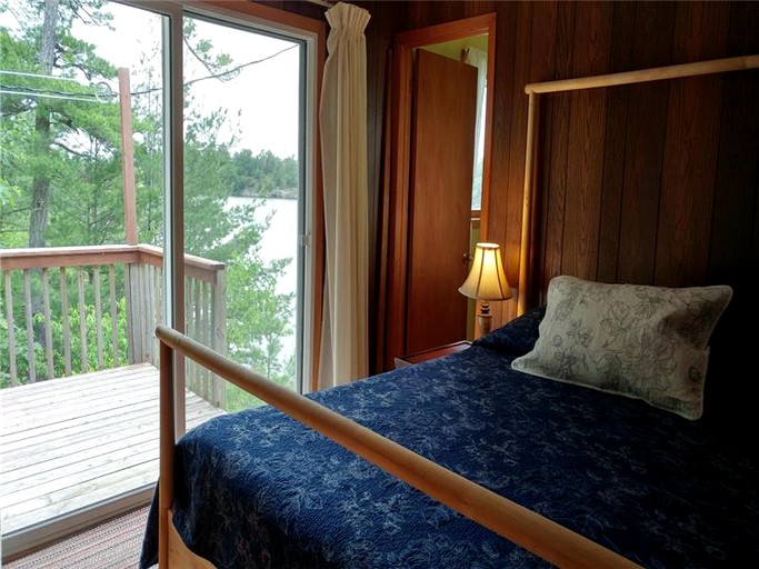 Cabins (Georgian Bay, Ontario, Canada)