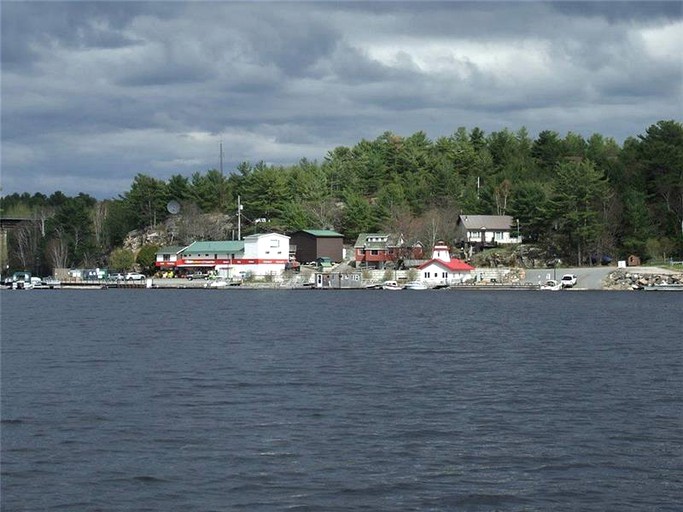 Cabins (Georgian Bay, Ontario, Canada)