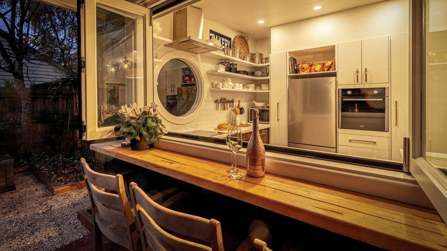 Cozy Wooden Cabin with Fireplace in Trentham, Victoria