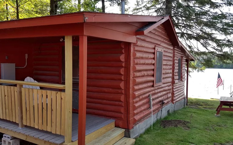 Log Cabins (Tomahawk, Wisconsin, United States)