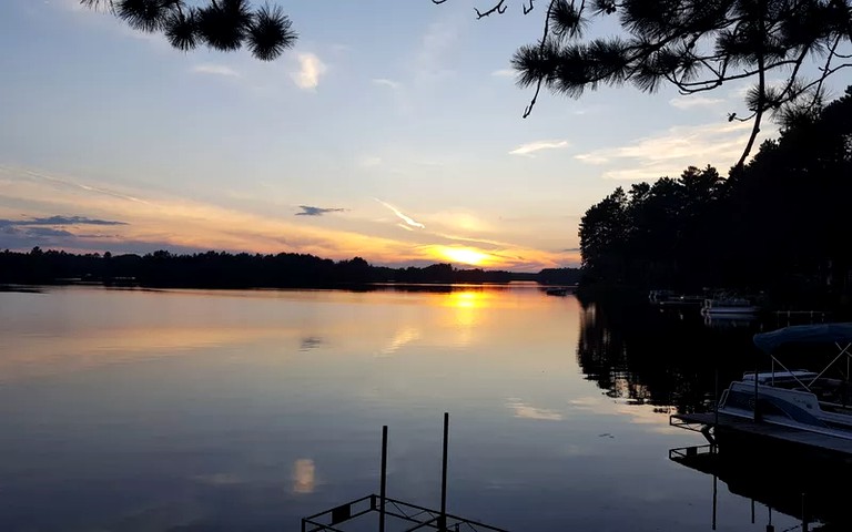 Cabins (Tomahawk, Wisconsin, United States)