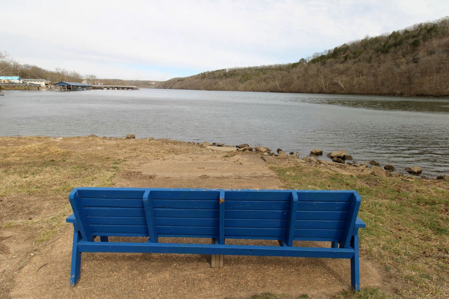 Quaint Lakeside Cabin for a Memorable Fishing Trip to Lake Taneycomo in Rockaway Beach, Missouri