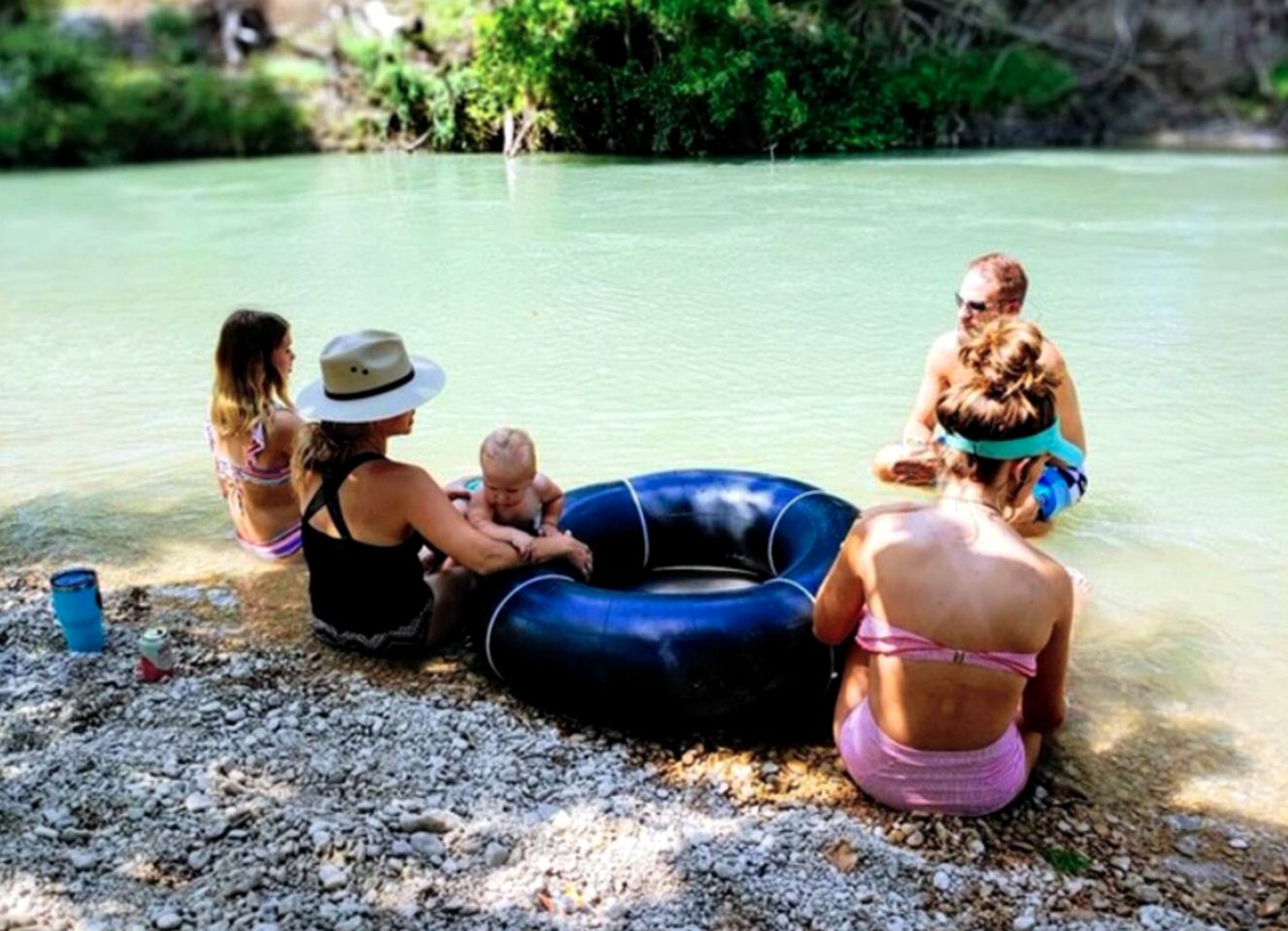 A Rustic Log Cabin - Perfect for a Glamping Getaway by the San Marcos River near Kingsbury, Texas