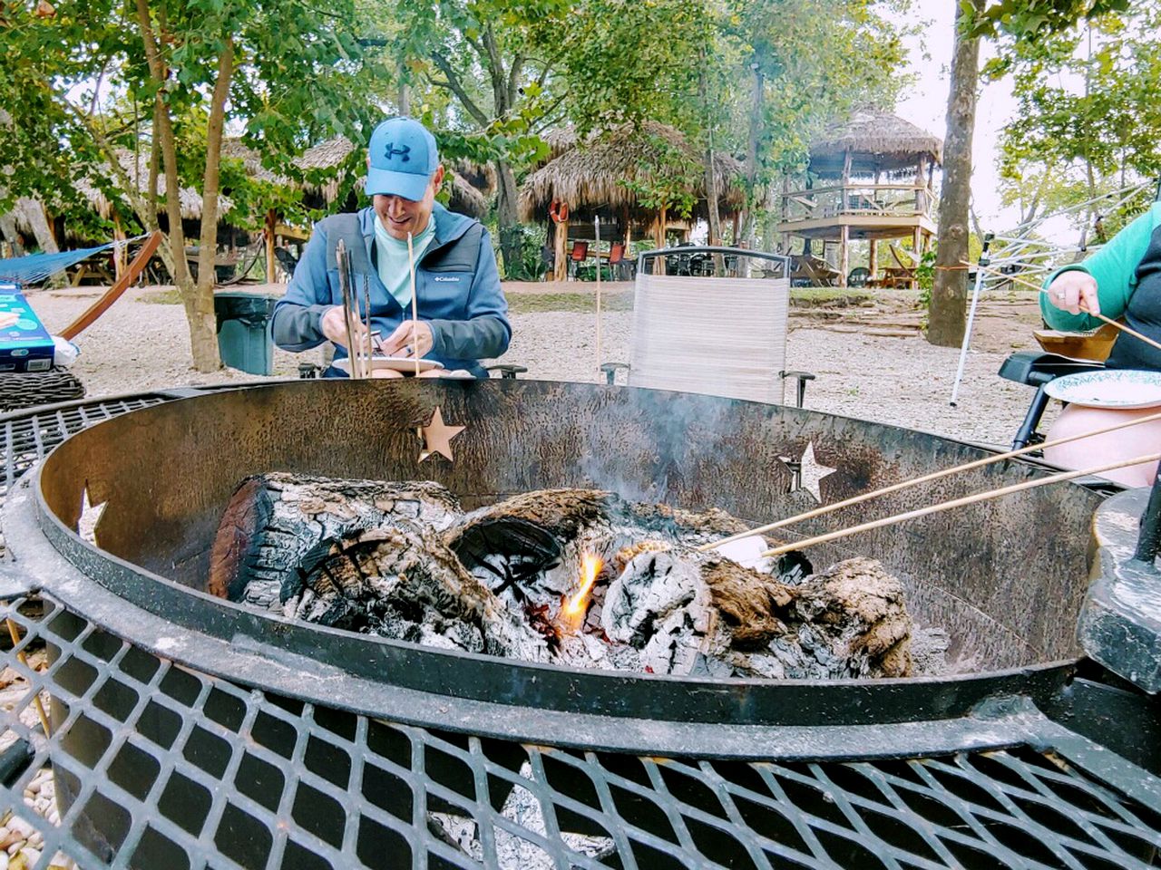 A Rustic Log Cabin - Perfect for a Glamping Getaway by the San Marcos River near Kingsbury, Texas