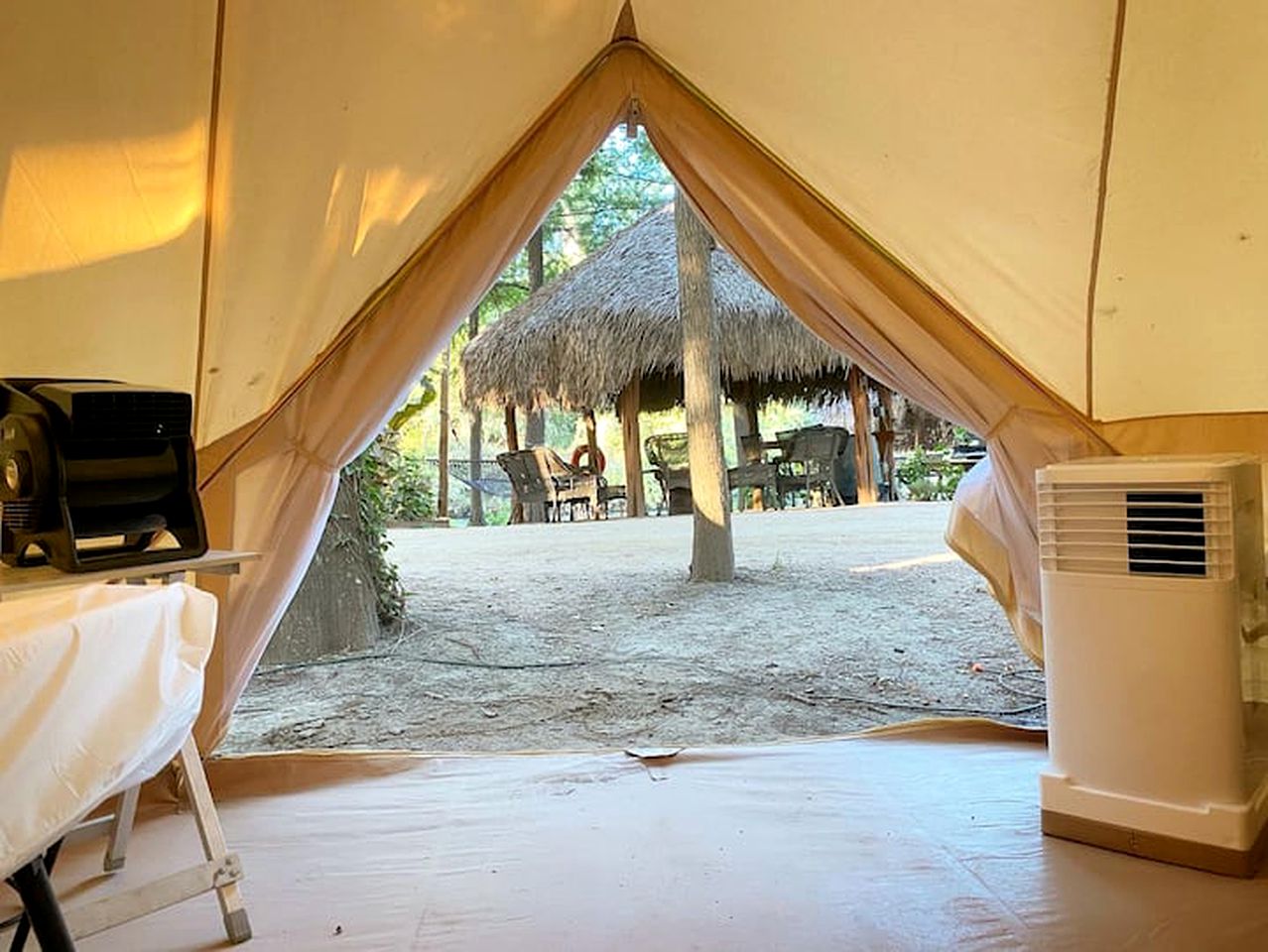 Luxurious Safari Tent, Amazing for Glamping Vacations near Seguin, Texas