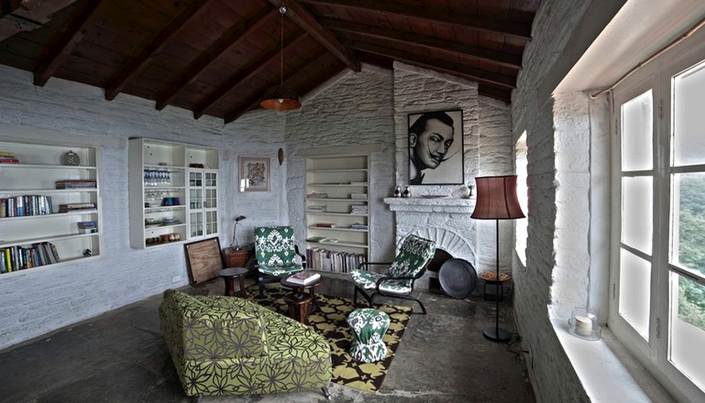 Soothing Luxury Suite for Couples or Small Families in the Himalayas, India