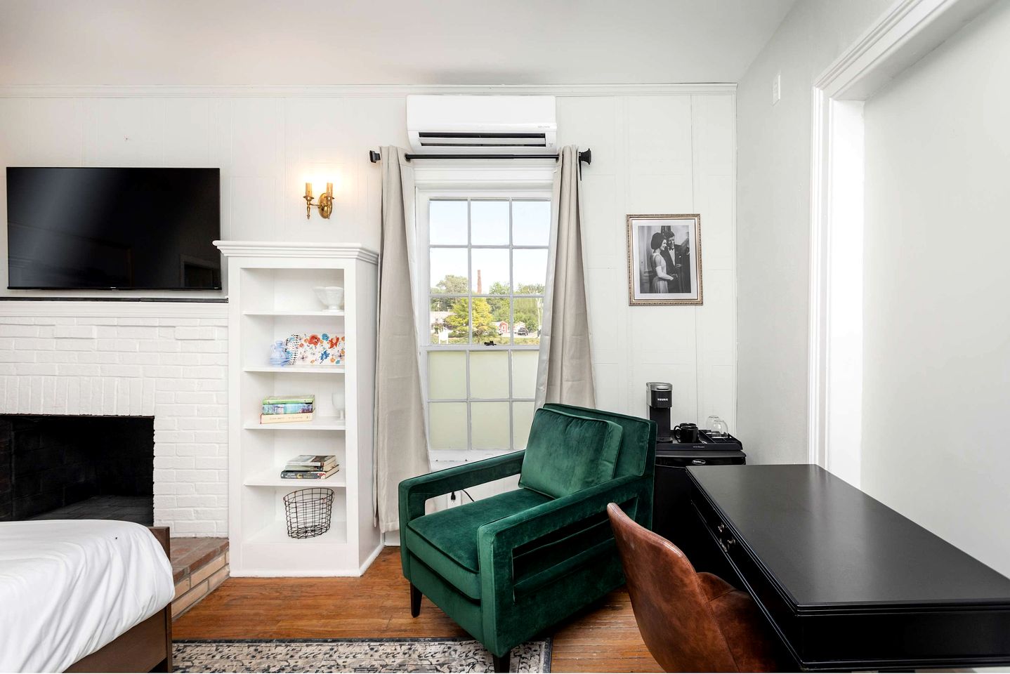 Elegant Historic Suite with Mountain Views in Luray, Virginia