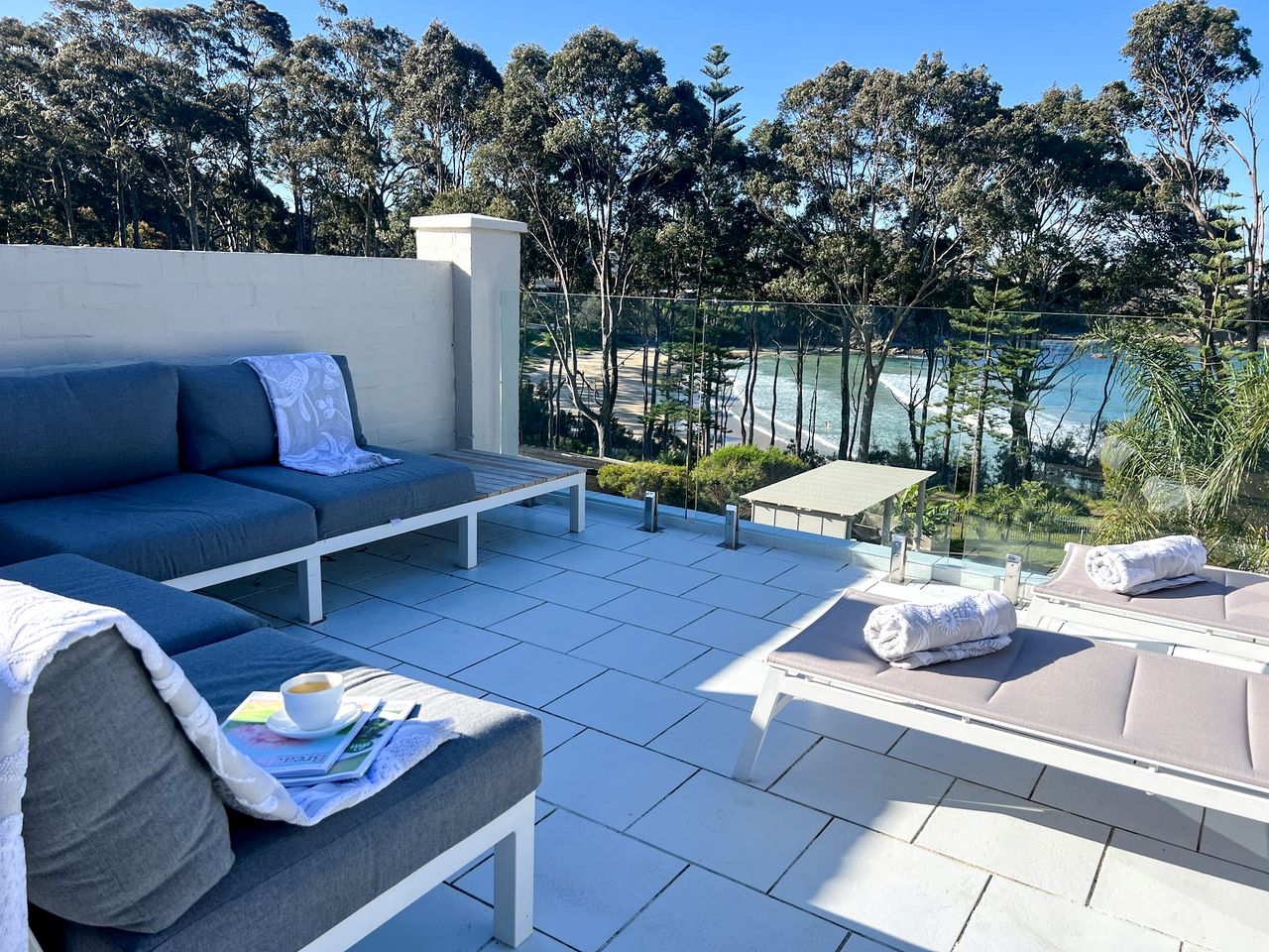 Soulshine Beachside Penthouse, views over Denhams Beach