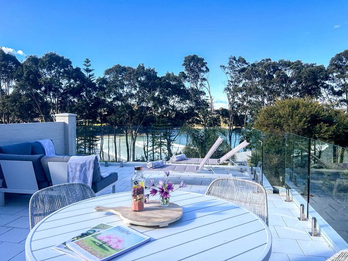 Beach Houses (Australia, Denhams Beach, New South Wales)